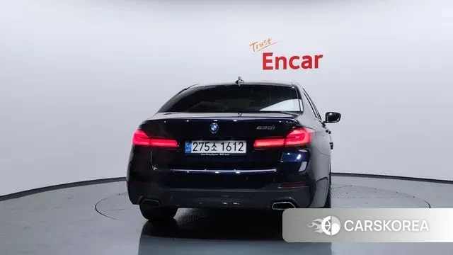 BMW 5 Series (G30) id 3355721 из Кореи 14