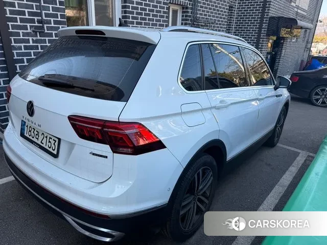Volkswagen Tiguan second Generation 2021 Белый из Кореи, фото 4