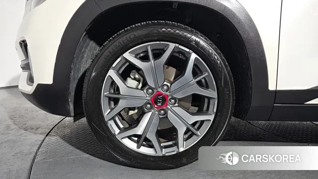 Kia Seltos id 3635526 из Кореи 14