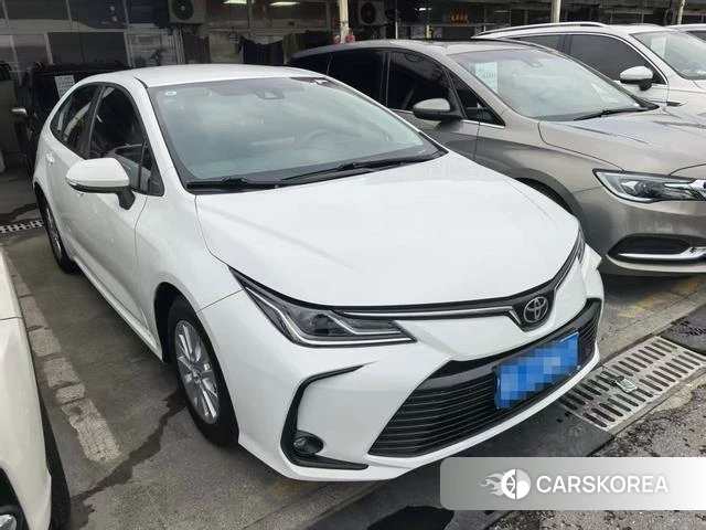 Toyota Corolla 2023 Белый из Китая, фото 4