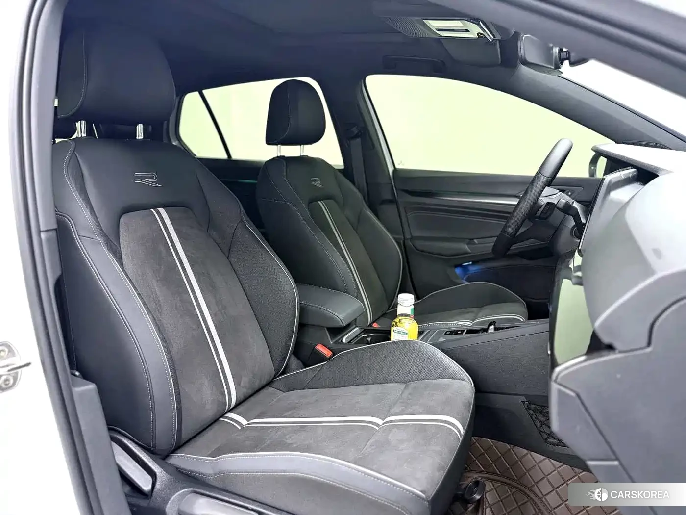Volkswagen Golf 2024 Белый из Китая, фото 4