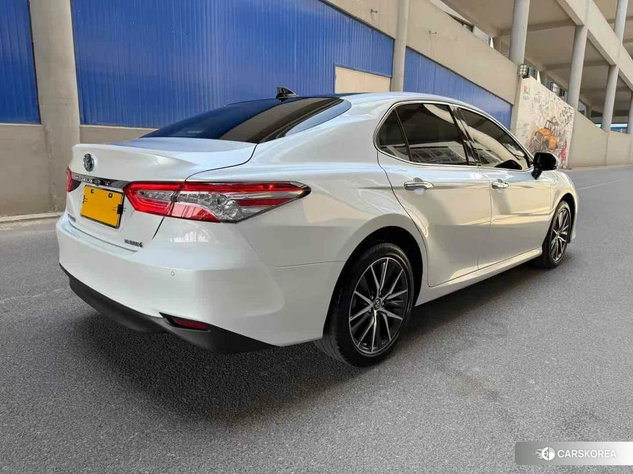 Toyota Camry 2023 Белый из Китая, фото 4