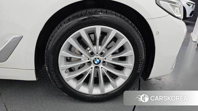 BMW 5 Series (G30) id 4507646 из Кореи 24
