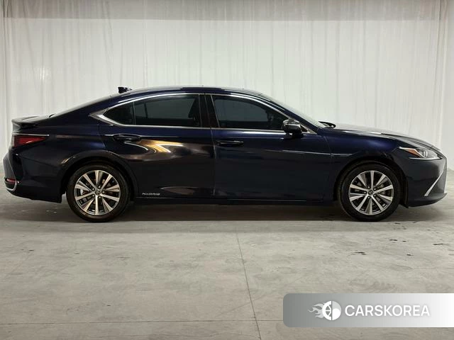 Lexus ES id 4261278 из Китая 14