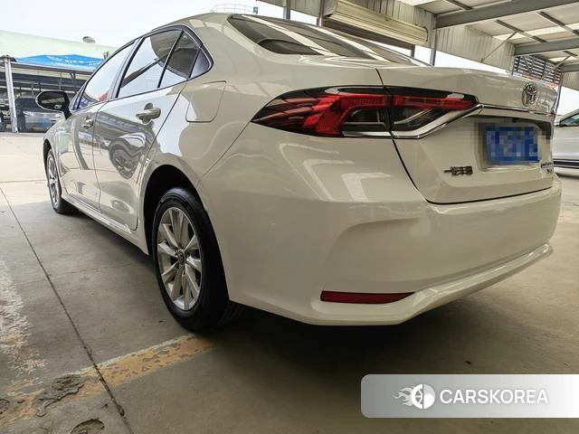 Toyota Corolla 2024 Белый из Китая, фото 4