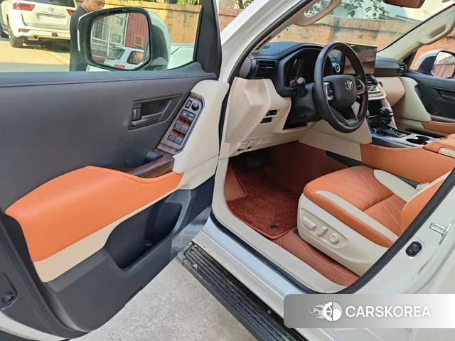 Toyota Land Cruiser (imported) 2025 Белый из Китая, фото 4