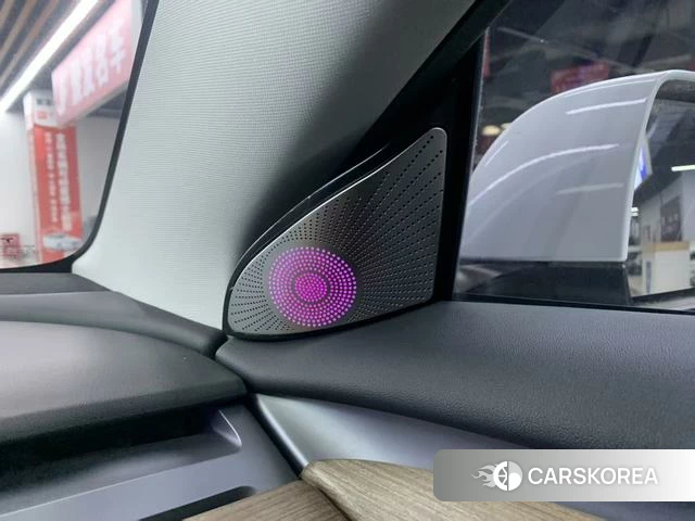 Tesla Model 3 2023 Белый из Китая, фото 4