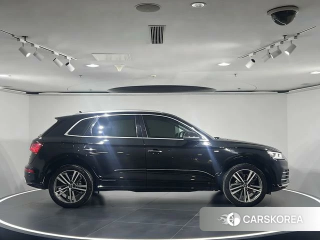 Audi Q5L id 4275844 из Китая 9