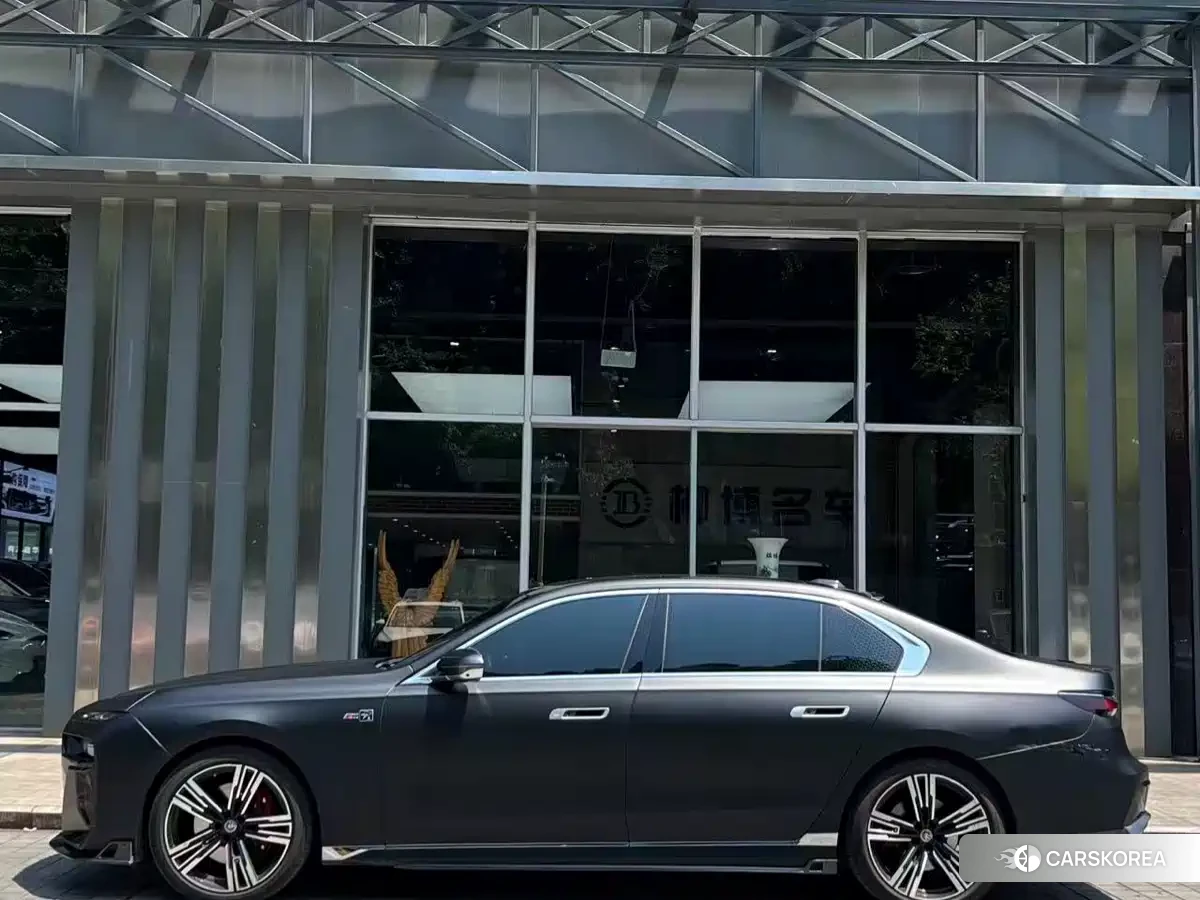 BMW 7 series 2024 Черный из Китая, фото 5