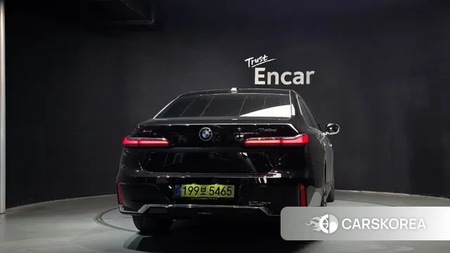 BMW 7 Series (G70) id 3288861 из Кореи 14