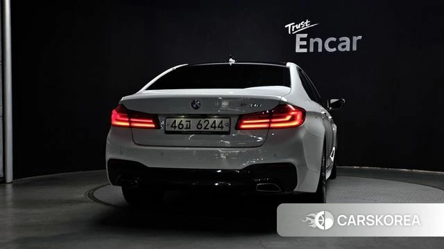 BMW 5 Series (G30) id 3894160 из Кореи 14