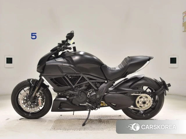 Проданный Ducati DIAVEL DARK 2013 из Японии, фото 4