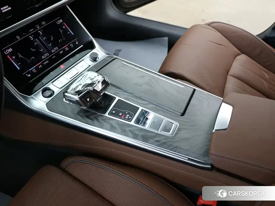 Audi A7L id 4601926 из Китая 26