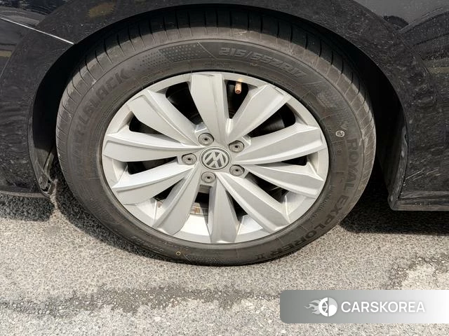 Volkswagen Passat id 4241845 из Китая 10