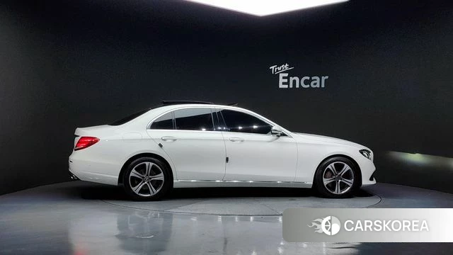 Mercedes-Benz E-Class W213 id 4430109 из Кореи 28