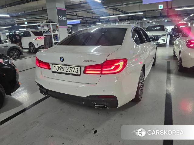 BMW 5 Series (G30) 2020 Белый из Кореи, фото 5