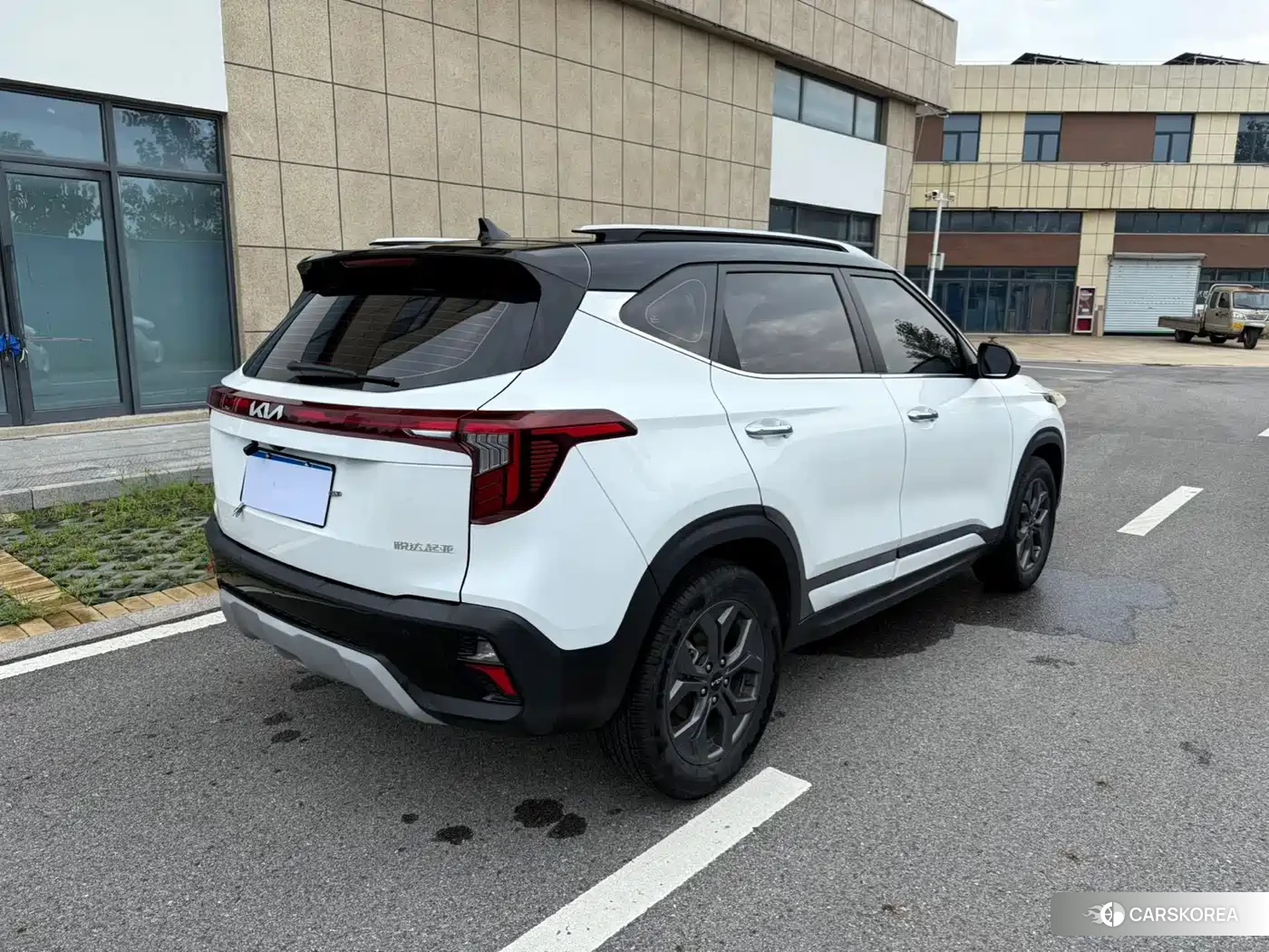 Kia Seltos 2023 Белый из Китая, фото 4