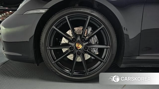 Porsche 911(992) id 4250446 из Кореи 27