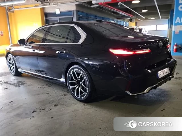 BMW 7 Series (G70) 2025 Черный из Кореи, фото 6