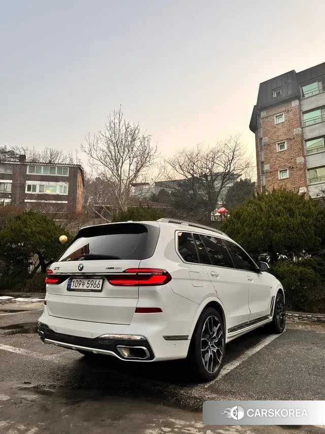 BMW X7 (G07) 2023 Белый из Кореи, фото 4