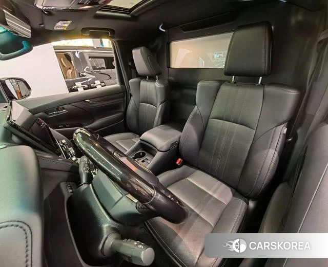 Lexus LM id 4273229 из Китая 11