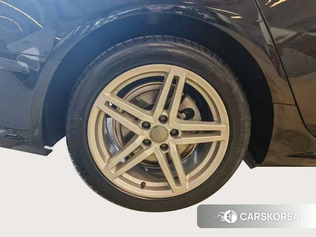 Audi A6L id 4222011 из Китая 11