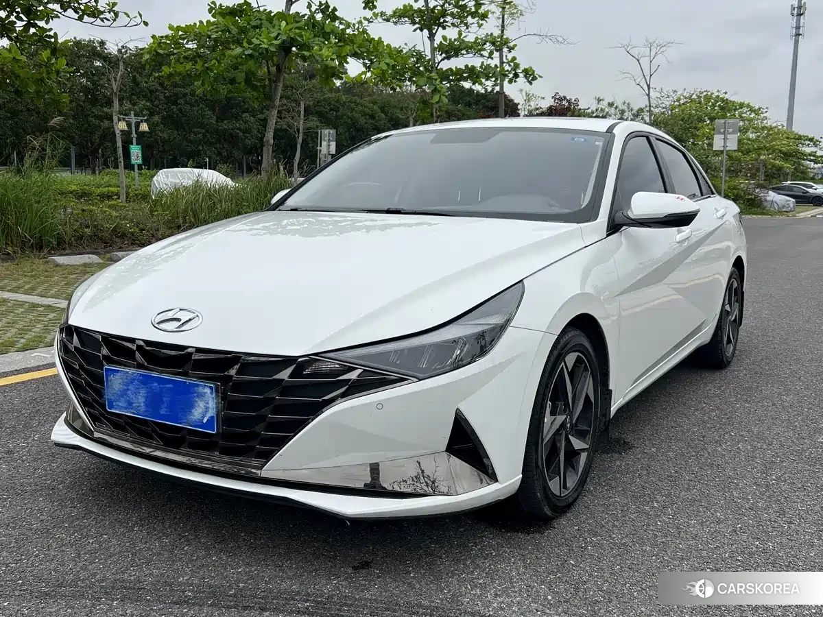 Hyundai Elantra 2023 Белый из Китая, фото 4