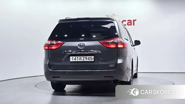 Toyota Sienna id 2976556 из Кореи 14