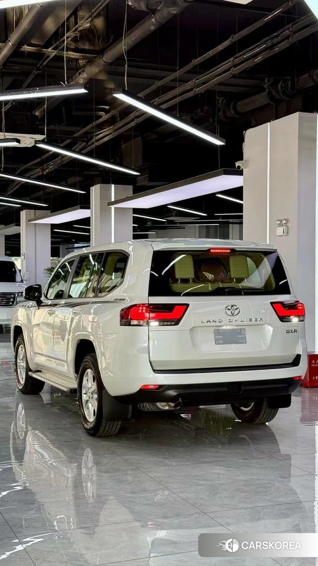Toyota Land Cruiser (imported) 2025 Белый из Китая, фото 4