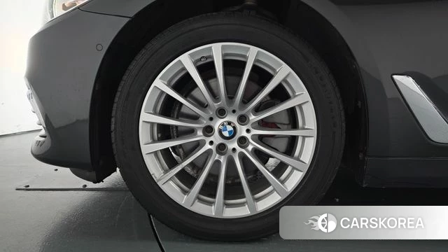 BMW 5 Series (G30) id 4937192 из Кореи 31