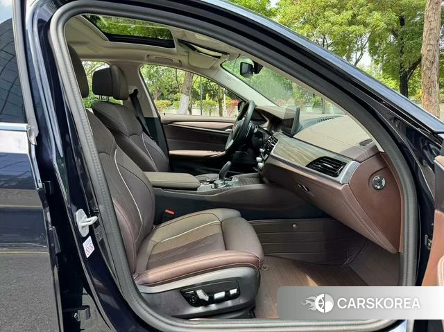 BMW 5 series 2023 Черный из Китая, фото 5