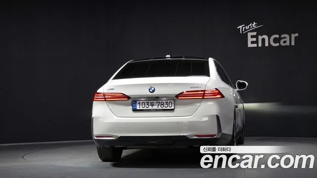 BMW 5 Series (G60) id 2943320 из Кореи 14