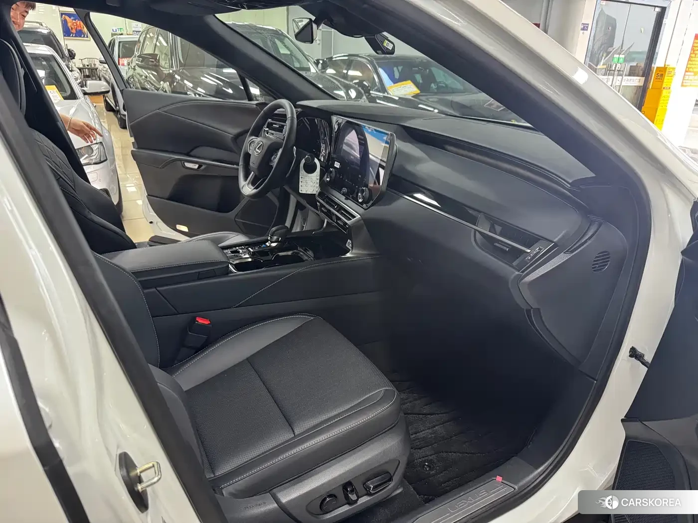 Lexus RX 2026 Белый из Китая, фото 4