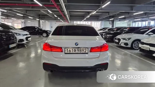 BMW 5 Series (G30) id 3789639 из Кореи 12