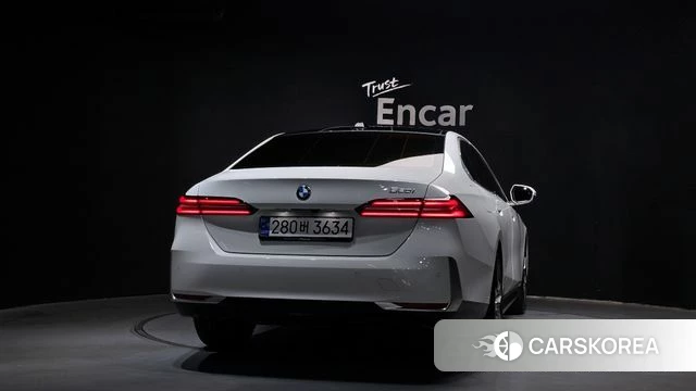 BMW 5 Series (G60) id 3870374 из Кореи 14