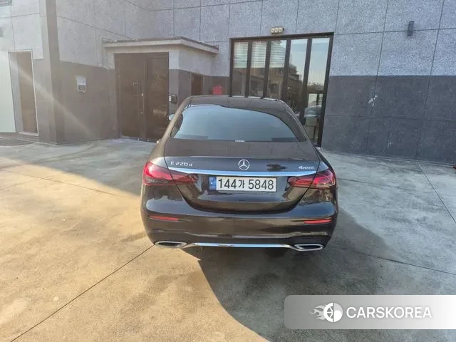 Mercedes-Benz E-Class W213 2022 Серый из Кореи, фото 4