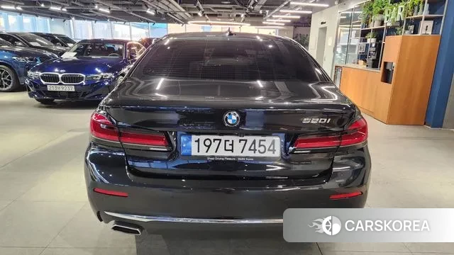 BMW 5 Series (G30) id 3452720 из Кореи 12