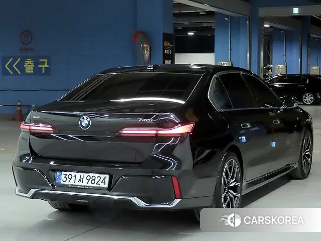 BMW 7 Series (G70) id 3549927 из Кореи 14