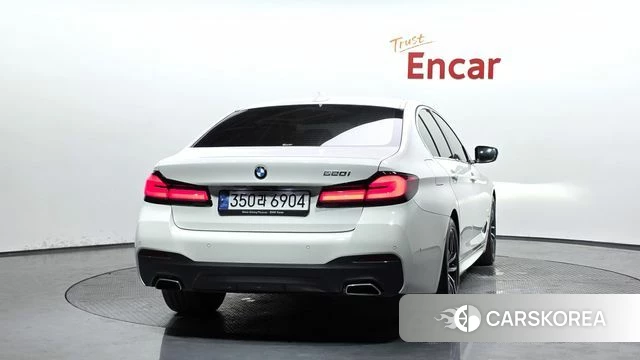 BMW 5 Series (G30) id 4409351 из Кореи 29