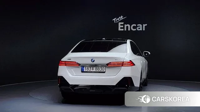 BMW 5 Series (G60) id 3410507 из Кореи 14