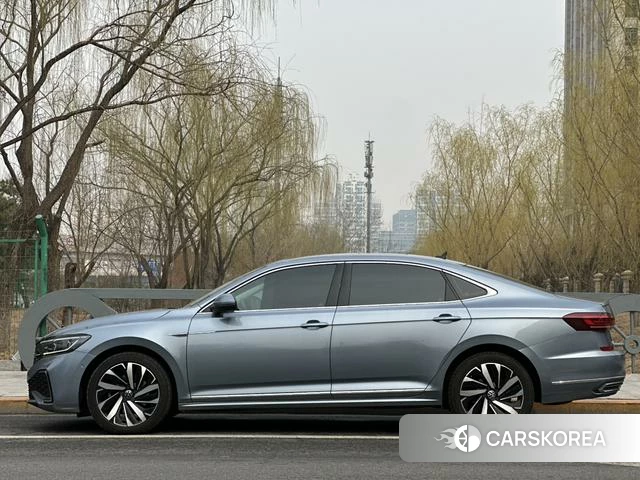 Volkswagen Passat id 4257956 из Китая 21