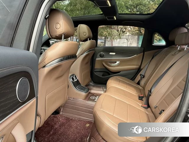 Mercedes-Benz E-class id 4274487 из Китая 10
