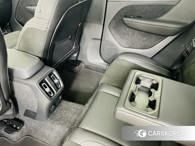 Volvo XC40 EV id 4238850 из Китая 12