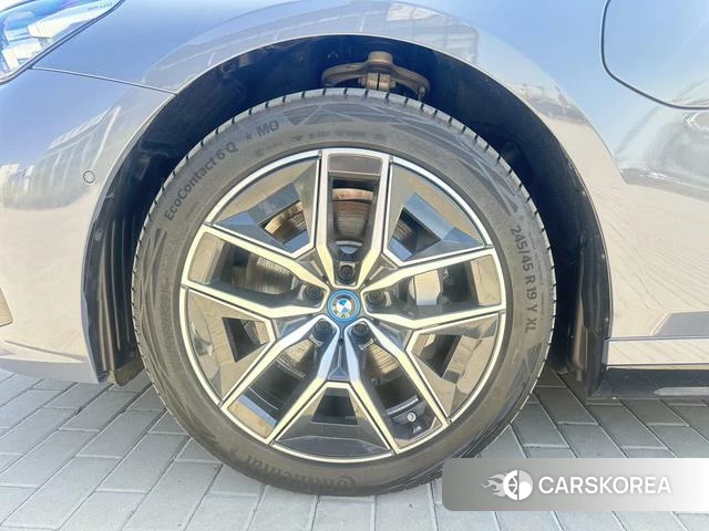 BMW i5 id 4300459 из Китая 8
