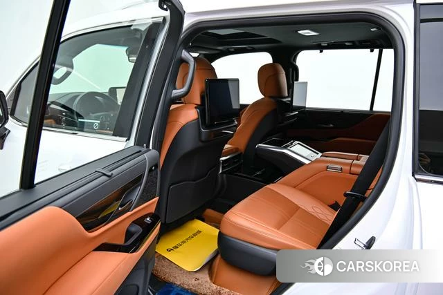 Lexus LX id 4262499 из Китая 14