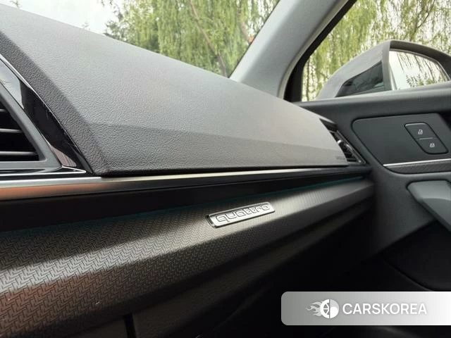 Audi Q5L id 4297714 из Китая 25
