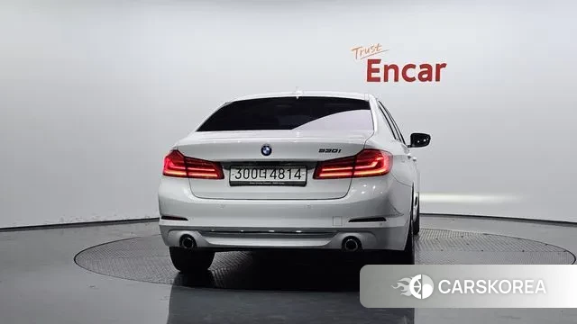 BMW 5 Series (G30) id 3248884 из Кореи 14