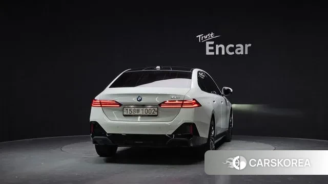 BMW 5 Series (G60) id 3517717 из Кореи 14