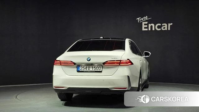 BMW 5 Series (G60) id 4387904 из Кореи 14