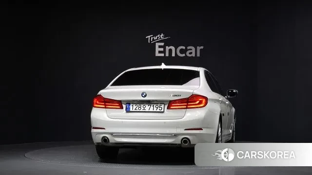 BMW 5 Series (G30) id 3033444 из Кореи 14